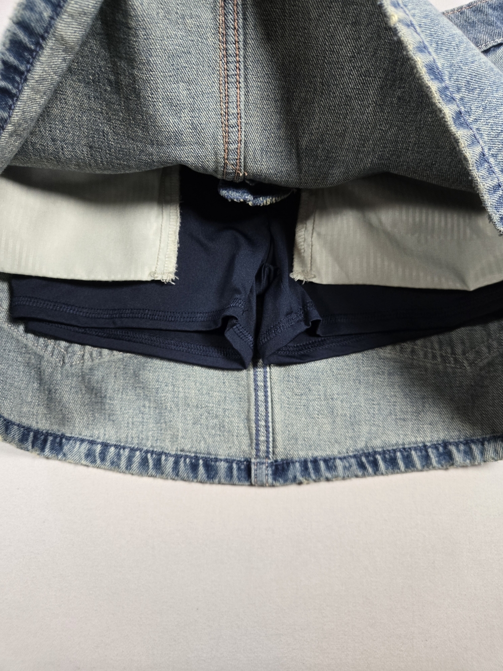 NWT Hollister Low Rise Floral Embroidered Denim Skirt Mini Skort W24 - Picture 4 of 10